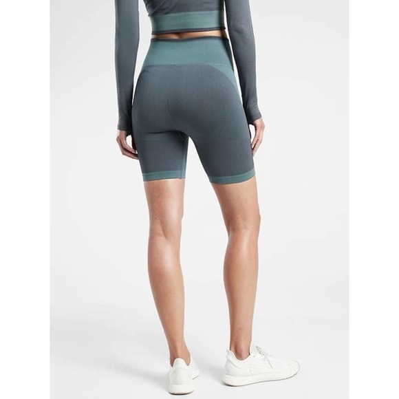 NEW Athleta Allyson Felix Legend Shine Seamless High-Rise Bike Short Green XS - Picture 3 of 11